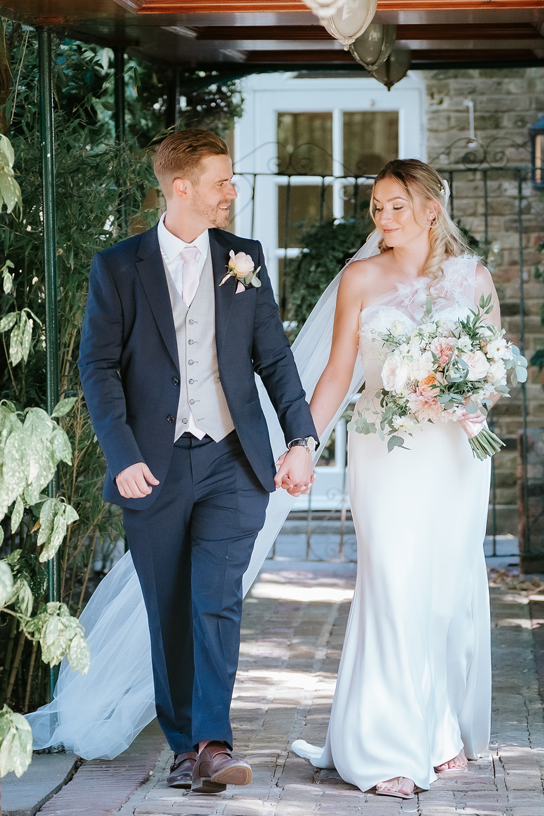 Laura & Aaron-1888.JPG