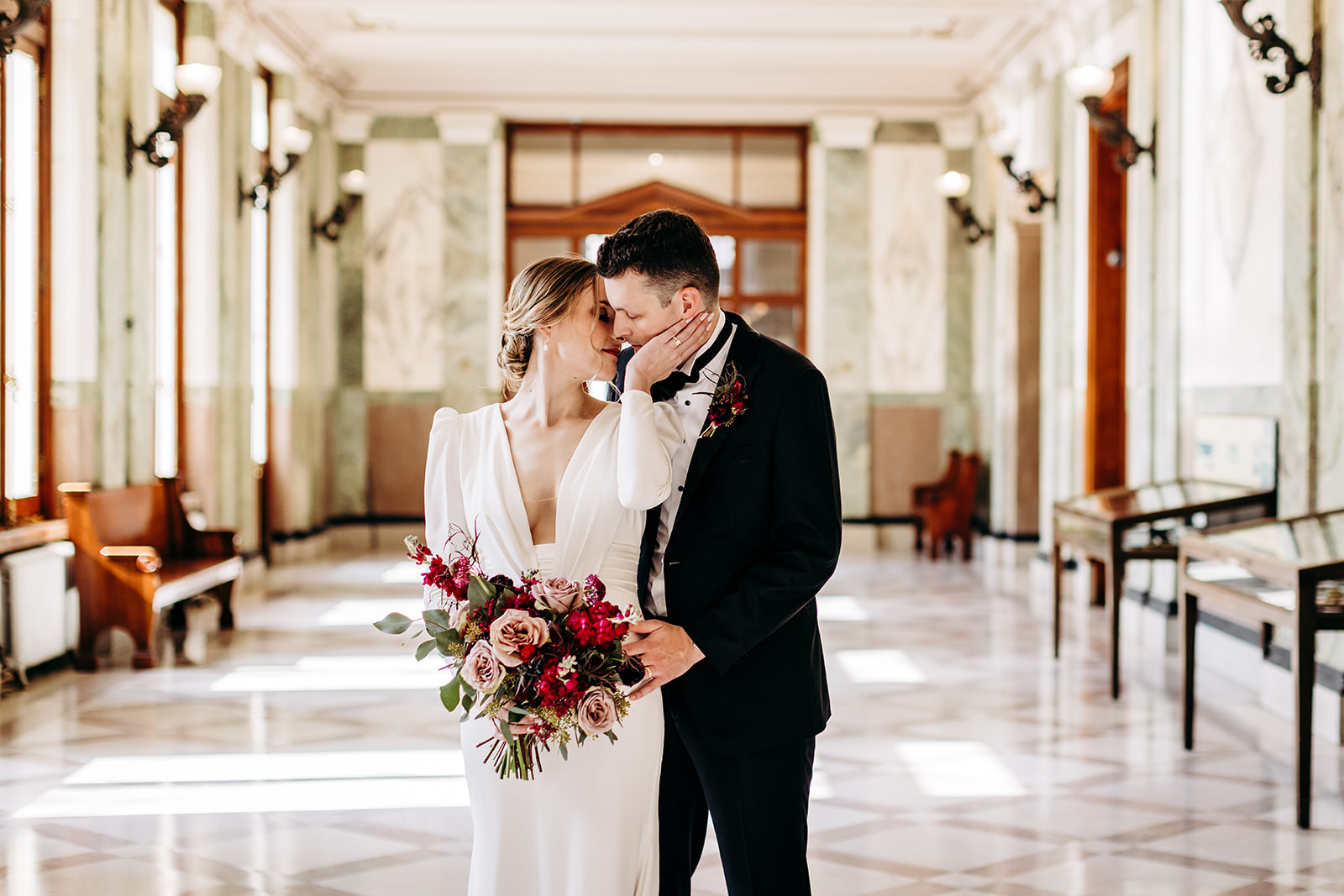 Intimate Courthouse Wedding Elopement in Downtown Memphis, TN | Brenna +  Darren : Michelle Evans Art
