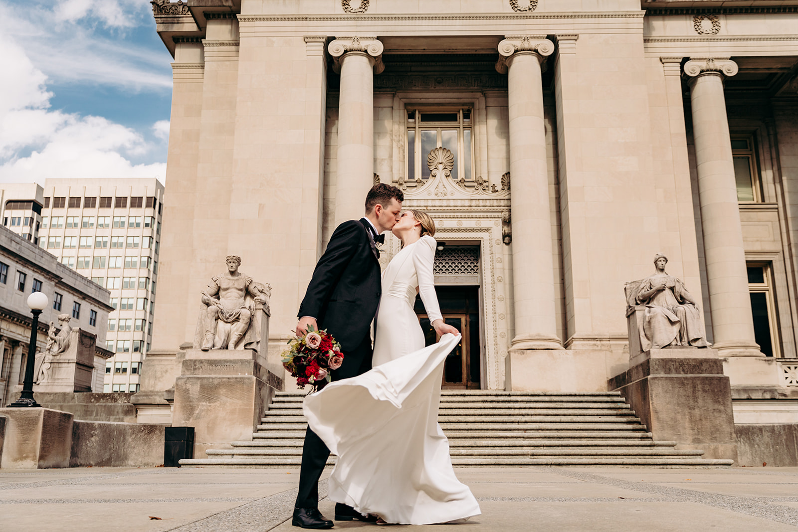 Intimate Courthouse Wedding Elopement in Downtown Memphis, TN | Brenna +  Darren : Michelle Evans Art